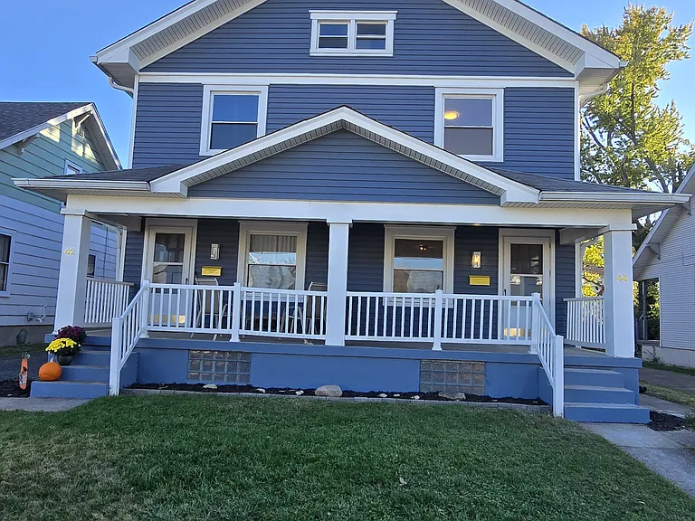 44 Waverly Ave — Photo 1