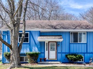 6408 Sommerset Rd, Lansing, MI 48911