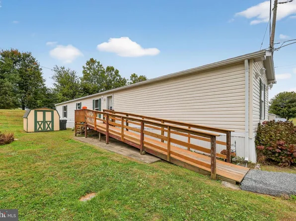 8 Penney Ln, Coatesville, PA 19320