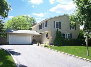 4 Stratford Rd, Miller Place, NY 11764