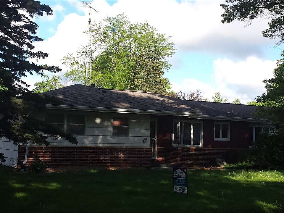 1st image of 1916 1st Ave NW