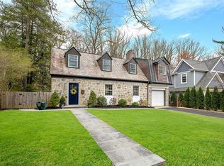 38 Reynal Rd, White Plains, NY 10605