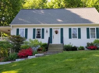 93 Round Hill Rd, Middletown, CT 06457