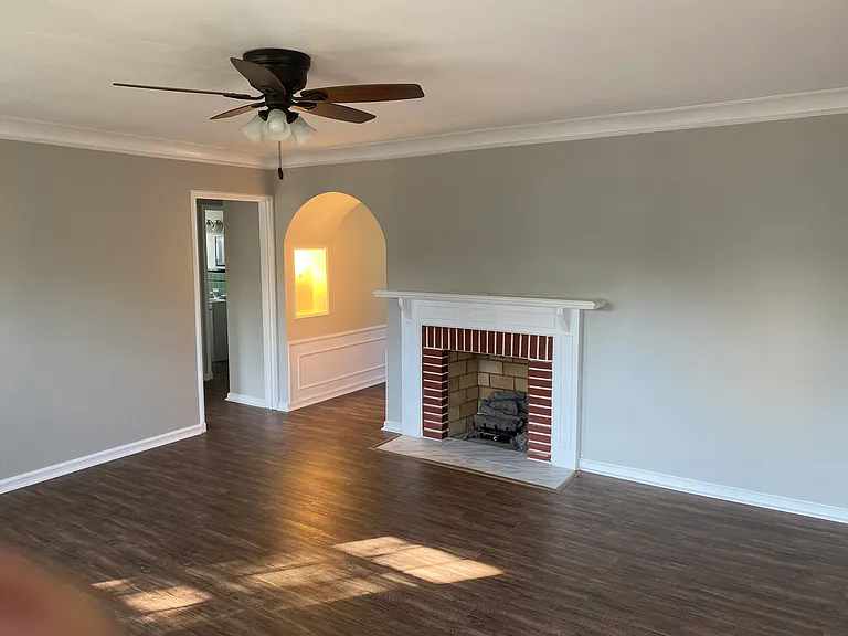 1520 Oakmount Rd #2 — Photo 3