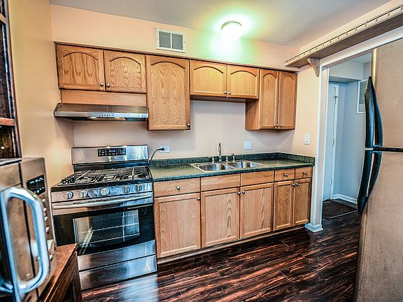 2nd image of 5300 Carriageway Dr APT 110