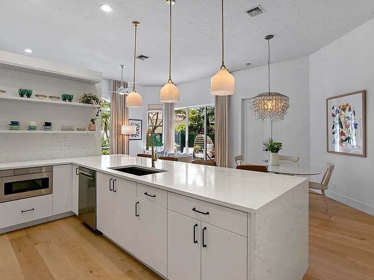 7655 Estuary Ct — Photo 4