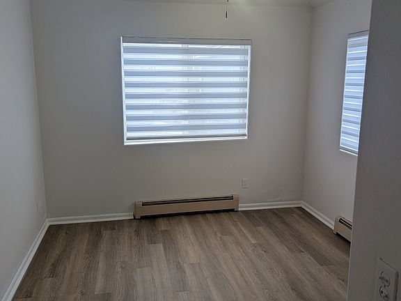 4th image of 3683 Iris Ave