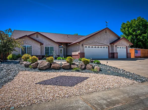 3236 Stafford Dr, Shasta Lake, CA 96019