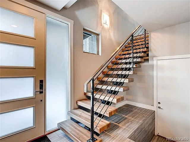 167 W 10th Ave — Photo 4
