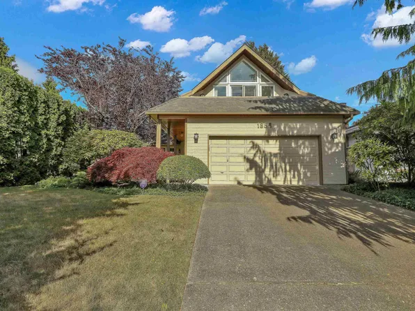 1854 129th St, Surrey, BC V4A 7V2
