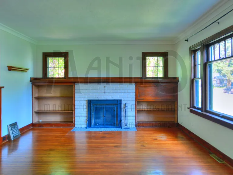 1604 E 11th Ave — Photo 5