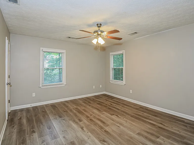 650 Kurtz Rd — Photo 11