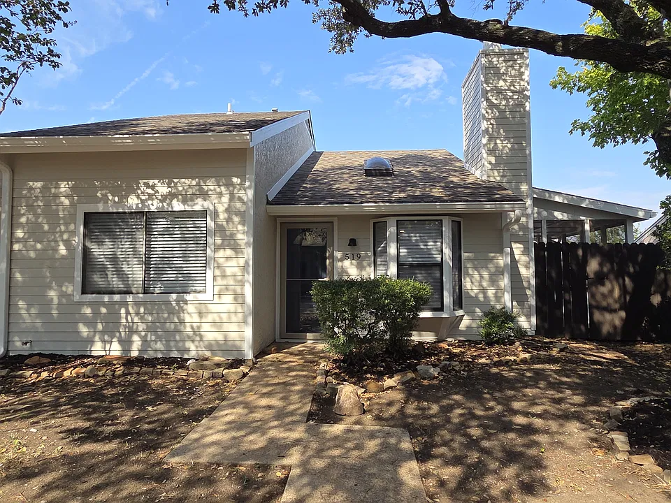 519 Pine Trail Dr