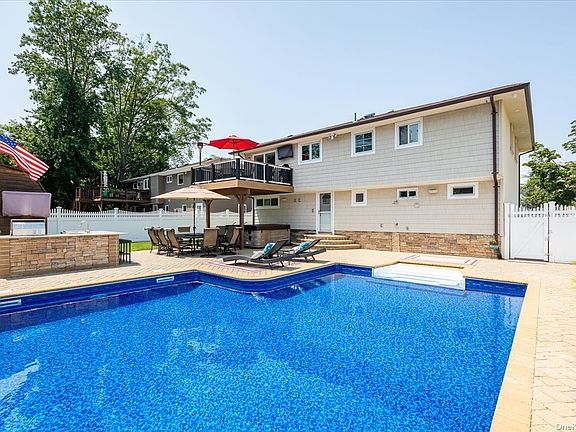 2nd image of 2510 Park Ct