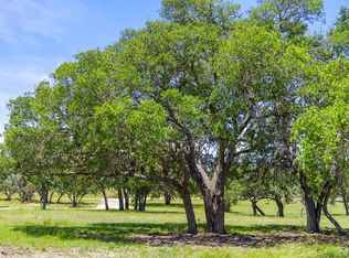 936 Lindeman Ln, Blanco, TX 78606