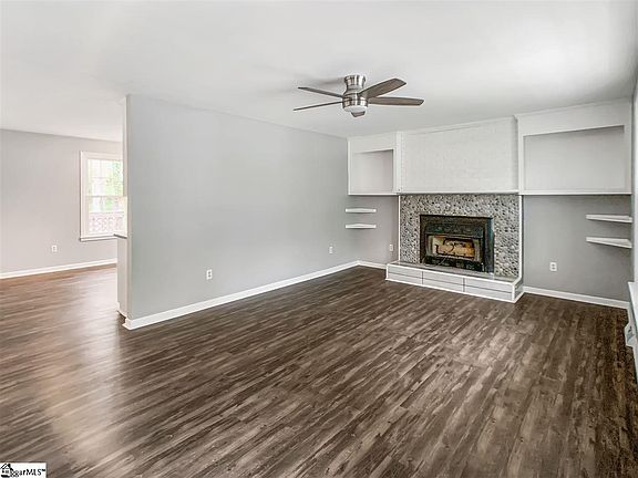3rd image of 108 Tiffany Dr