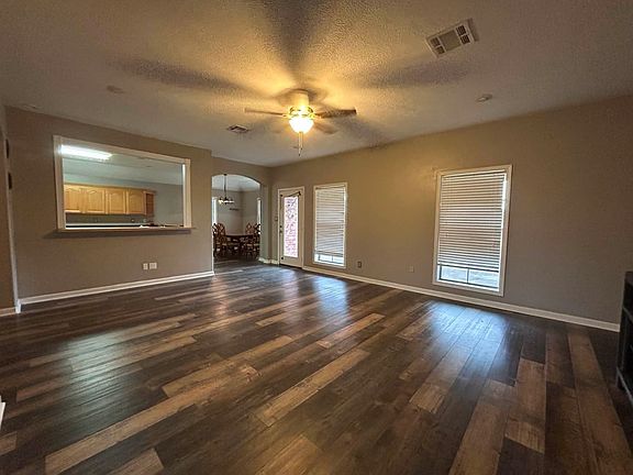 4th image of 141 Moonlight Dr #1
