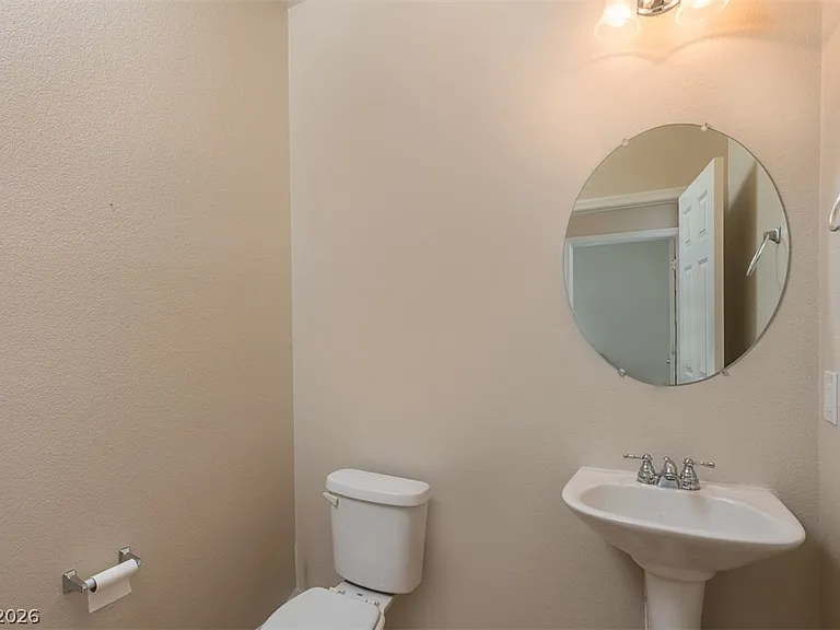 8229 Oakshire St — Photo 14