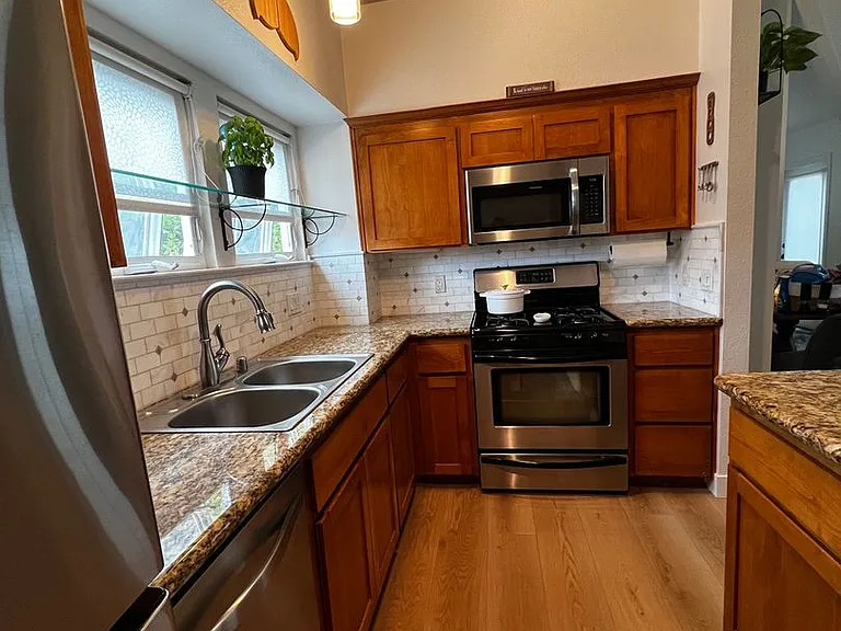121 Blaine St #B — Photo 4