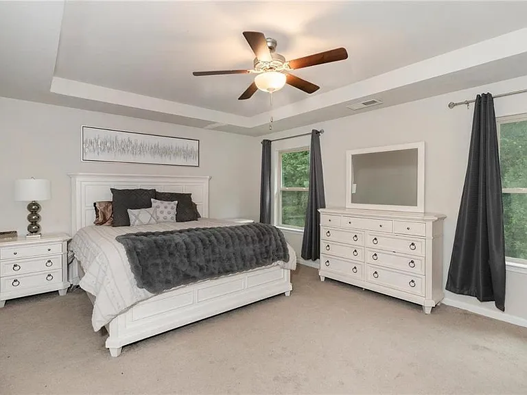 Lexington Place Dr — Photo 9