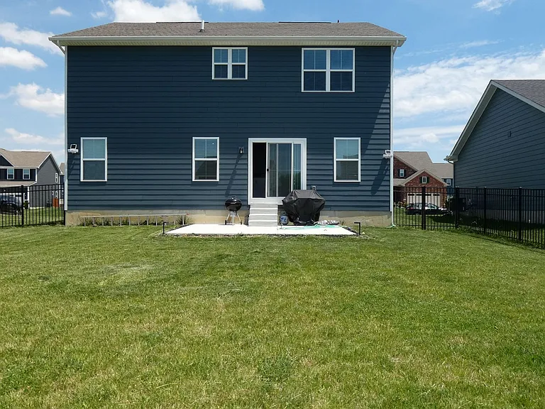 417 Sydney Dr — Photo 3