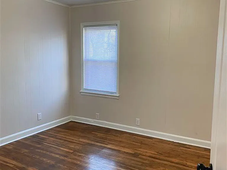 2415 Linden Ave — Photo 29