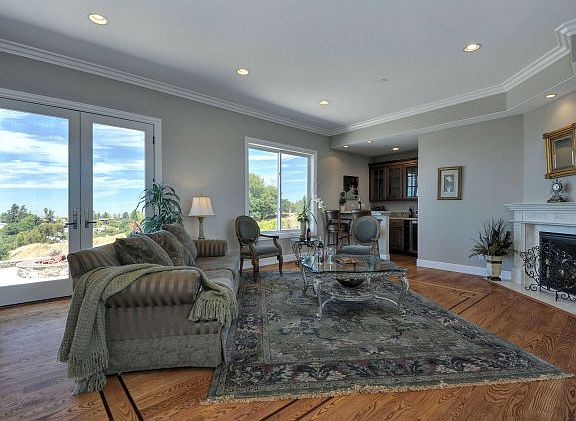 5th image of 4017 China Ct