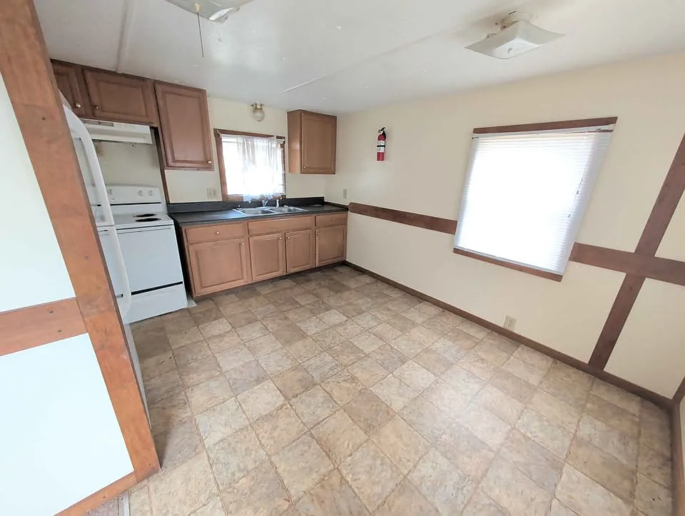 2 bed, $1,200 — Photo 3