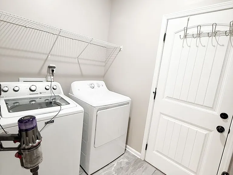1727 Oak Forest Dr — Photo 8