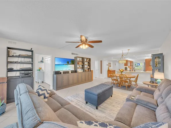 550 Oaks Lane #201, Pompano Beach, FL 33069