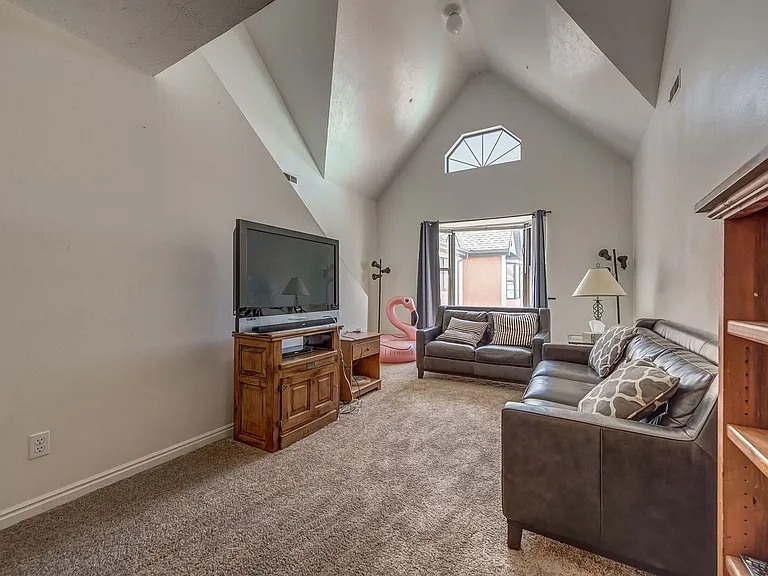 851 N 50 E #331 — Photo 4