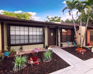 10180 E Cypress Court #10180, Hollywood, FL, 33026