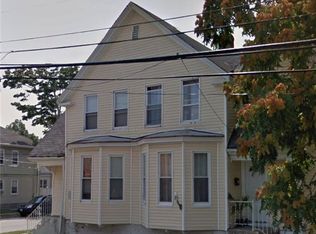 13 Downing St, Providence, RI 02907