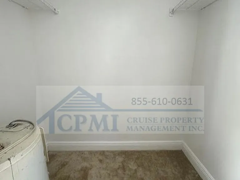 2930 Forest Hills Blvd — Photo 43