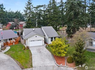 625 NW Mizzen Dr, Oak Harbor, WA 98277