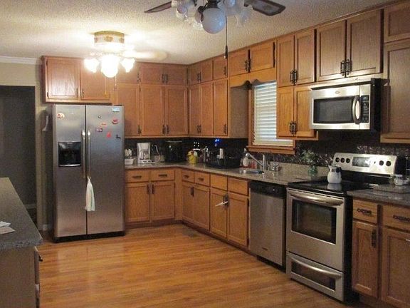 3rd image of 2224 Sardis Dr