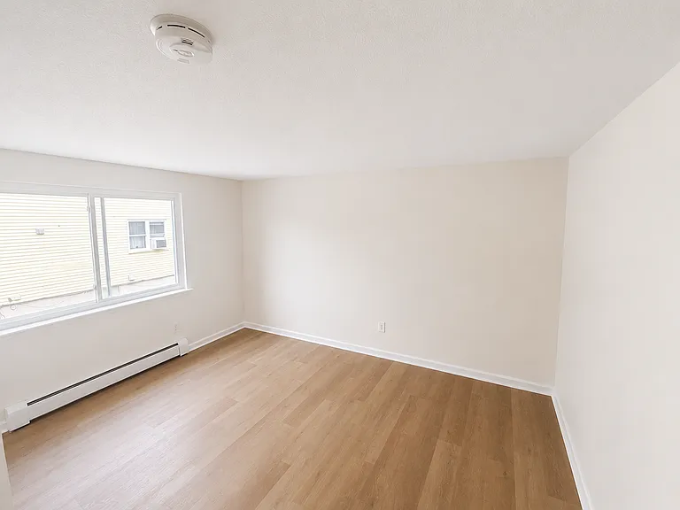 290 Washington St #4 — Photo 9