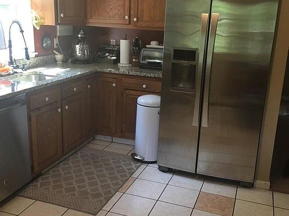 4th image of 11 N Wind Dr