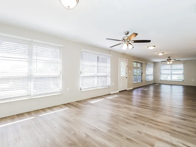 144 Shelley Dr — Photo 6