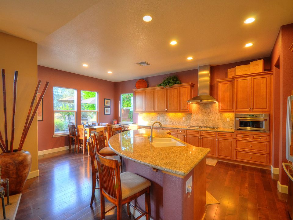 1st image of 3220 Black Oak Dr