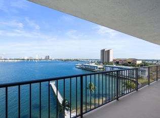 3040 Lake Shore Dr #PENTHOUSE 2, Riviera Beach, FL 33404