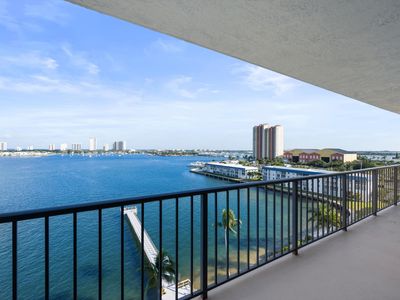 3040 Lake Shore Drive #Ph 2, Riviera Beach, FL, 33404