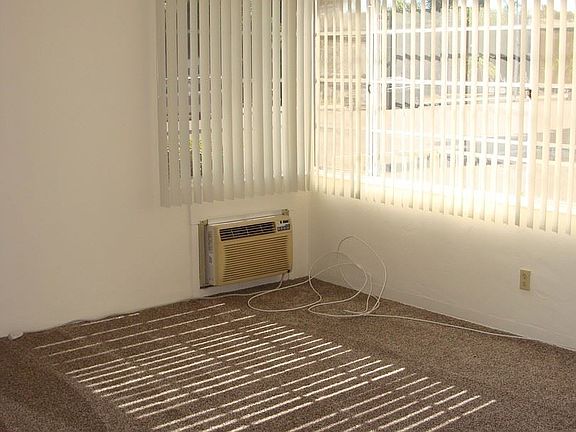 5th image of 186 N Sunshine Ave