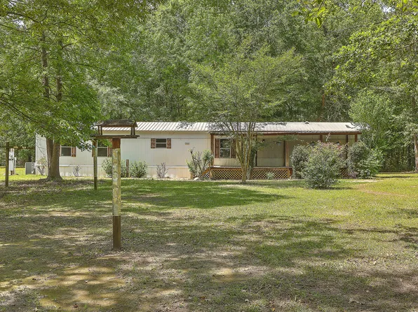 155 Fox Dog Dr, Bonneau, SC 29431