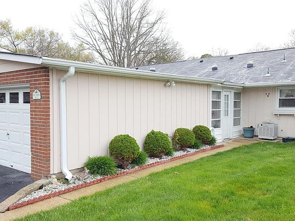 2nd image of 54 E Buckingham Dr #100E