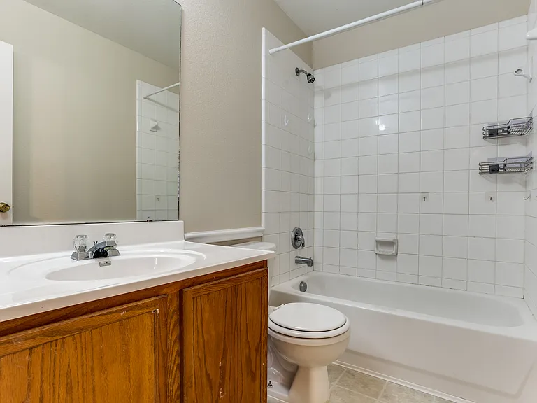 404 Oxford Dr — Photo 17