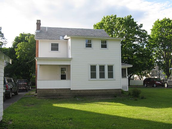 4th image of 44 Sheridan St