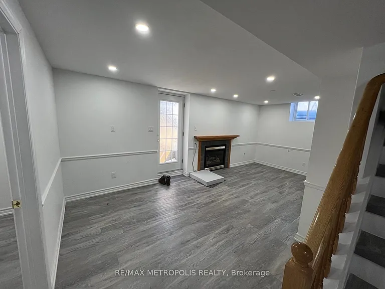 570 Springview Dr #BASEMENT — Photo 4