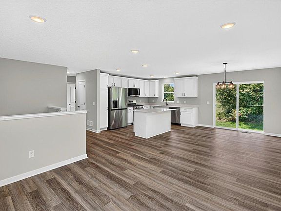 3rd image of 37547 Greenway Ave
