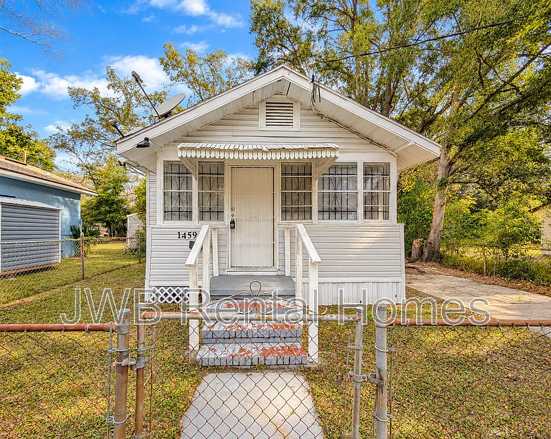 Northside — Photo 1